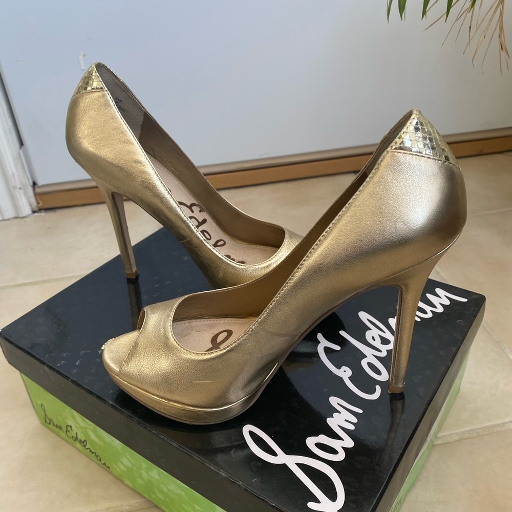 Sam Edelman Ella, Gold Lea Peep Toe Heels Size 6.5